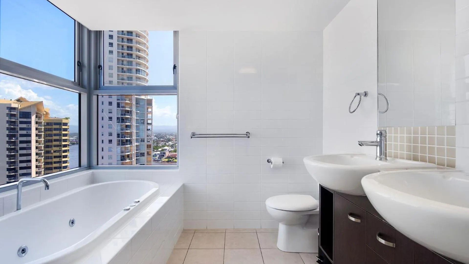Salinas By The Sea - Coasthm Apartment Gold Coast 0*,